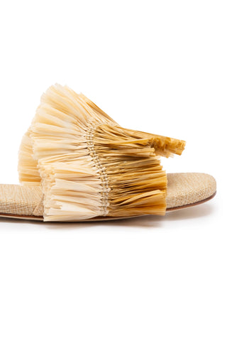 Ivy Fringe Flat In Beige Raffia