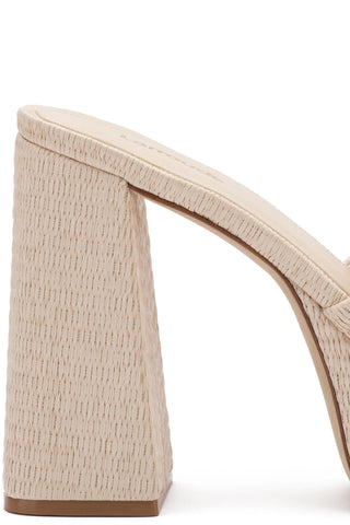 Dolly Mule In Natural Raffia