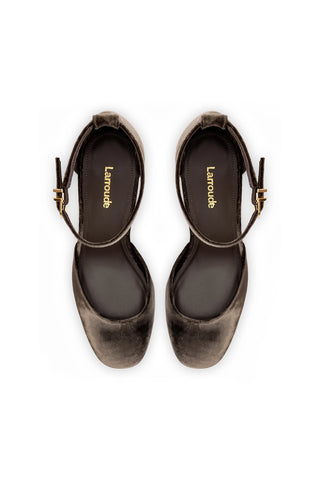 Ari Pump In Expresso Velvet
