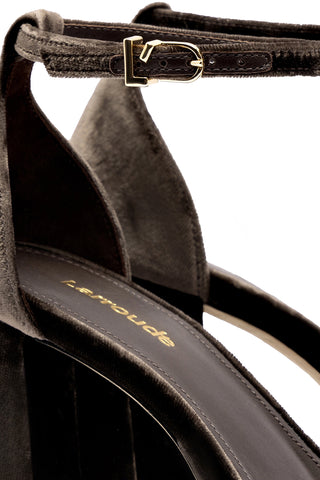 Ari Pump In Expresso Velvet