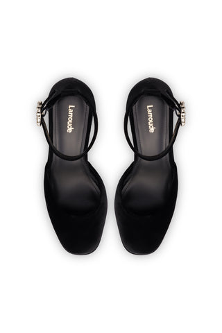 Ari Pump In Black Velvet