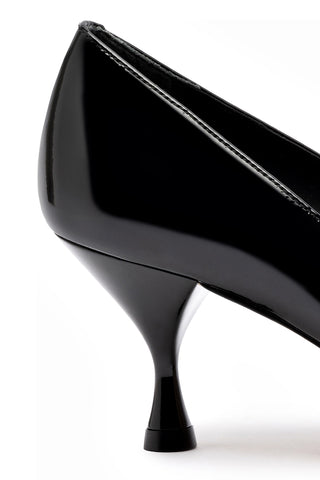 Michelle Lo Pump In Black Patent Leather