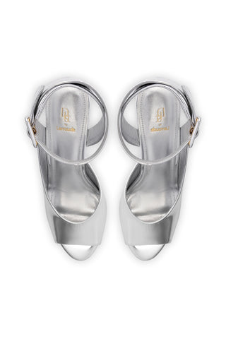 Deena By Larroudé Wedge Sandal In Silver Specchio