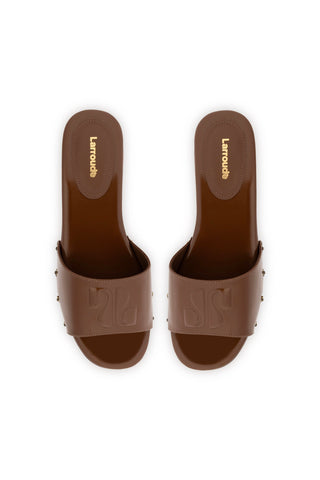 Zuzi Mule In Burnt Umber Patent Leather